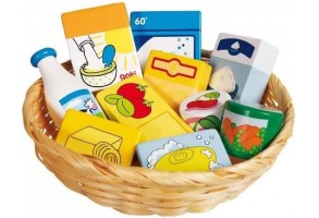 Дървен комплект Goki - Хранителни продукти в кошница