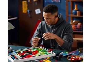 LEGO Art 31209 - Невероятният Спайдърмен - 12