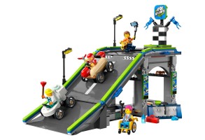 LEGO® City 60460 - Без ограничения: Писта с рампа за състезателни коли - 3