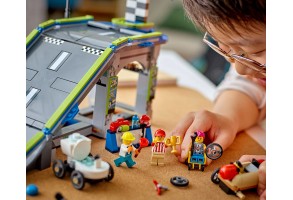 LEGO® City 60460 - Без ограничения: Писта с рампа за състезателни коли - 7