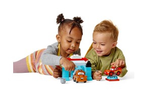 LEGO DUPLO Disney 10996 - Забавления на автомивката със Светкавицата Маккуин и Матю - 6
