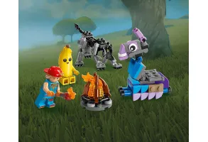 LEGO® Fortnite 77075 - Лагерът на Peely и Sparkplug - 10