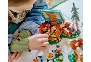 LEGO Friends 42624 - Лагер за приключения - уютните хижи - 10