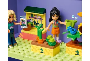 LEGO Friends 42697 - Творчески куфар с къща за кукли - 5