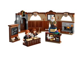 LEGO® Harry Potter 76442 - Замъкът Хогуортс: Час по вълшебство - 3