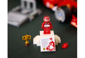 LEGO® Icons 11375 - Ferrari F2004 и Michael Schumacher - 10