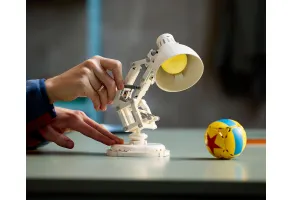 LEGO® Ideas 21357 - Disney Pixar Luxo Jr. - 9