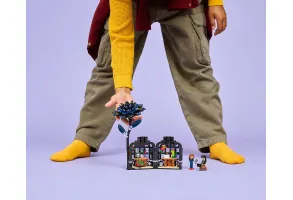 LEGO® Wednesday 76784 - Черна далия - 11