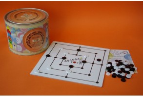 Игра 2 в 1 Подреди копчетата  - Дама и 5 напред