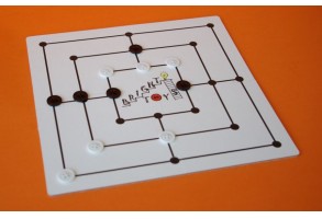 Игра 2 в 1 Подреди копчетата  - Дама и 5 напред - 6